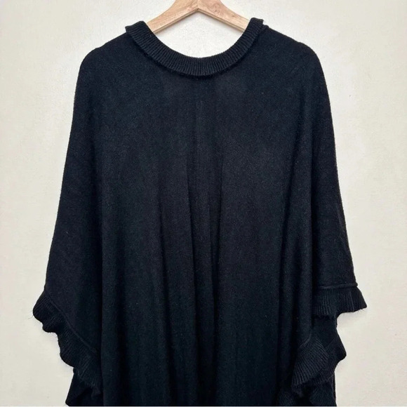 Lord &  Taylor Womens One Size Ruffle Trim Black Poncho - Picture 11 of 13